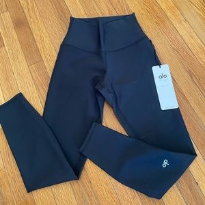 NWT Alo Yoga Leggings